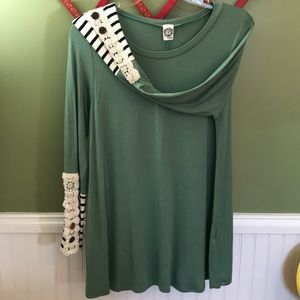 Tunic Length Sage Green Top with Sleeve Detail Med